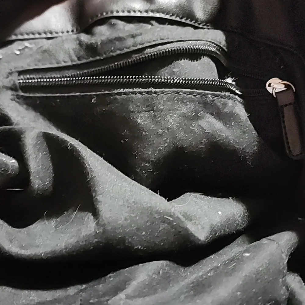 Ladies Handbag Satchel black Color. - Picture 8 of 11